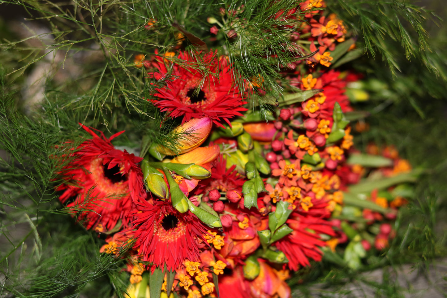 fall-red-orange-green-bouquet-vivid