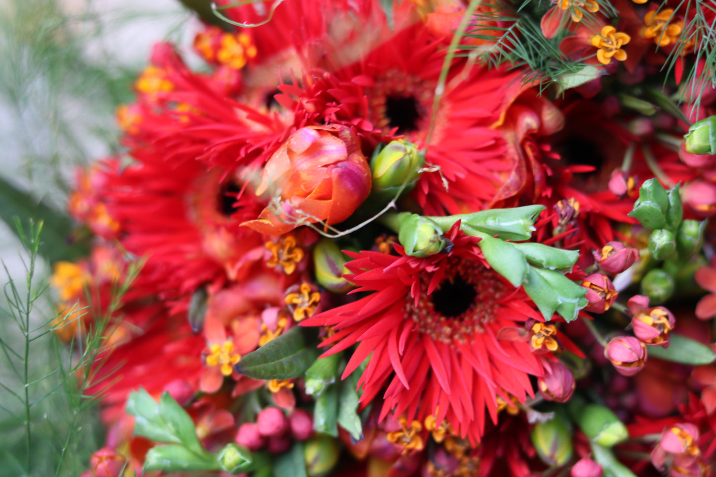 fall-red-orange-green-bouquet-vivid