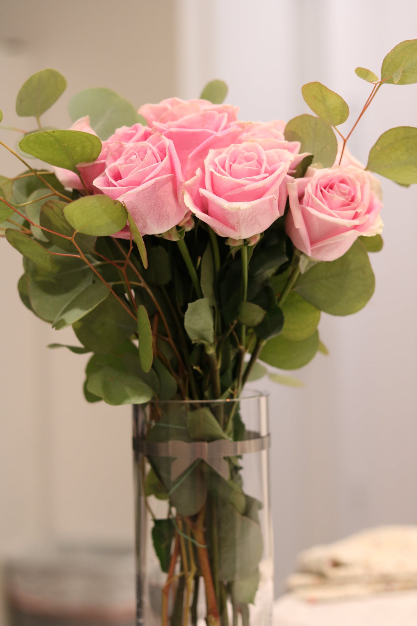 vivid-pink-pastel-roses-bouquet-love